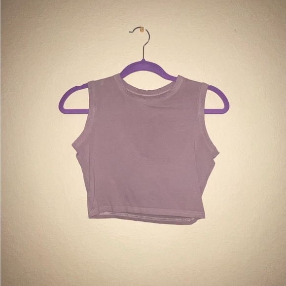 Capsule closet! Black and muave crop tank. - Picture 2 of 2